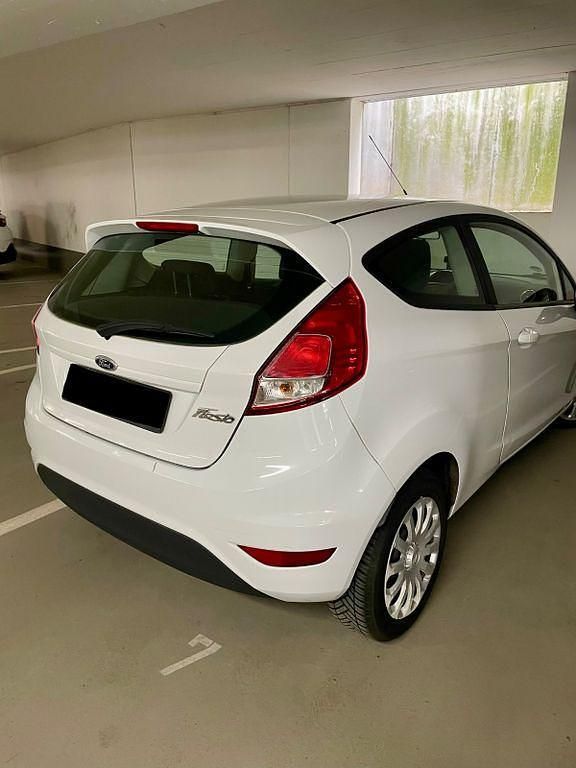 Gebraucht Ford Fiesta SYNC Edition 75 PS (55 kW) 2015 Weiß