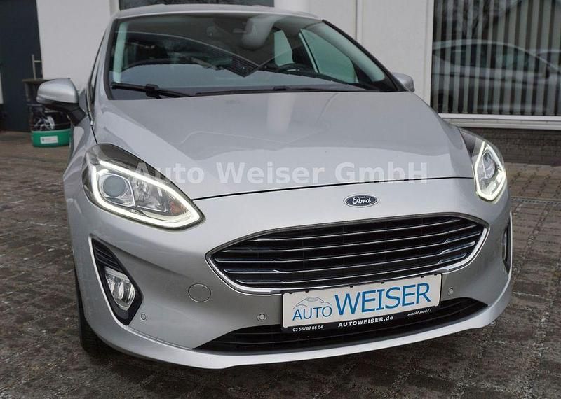 Gebraucht Ford Fiesta Titanium 101 PS (74 kW) 2018 Grau Kleinwagen