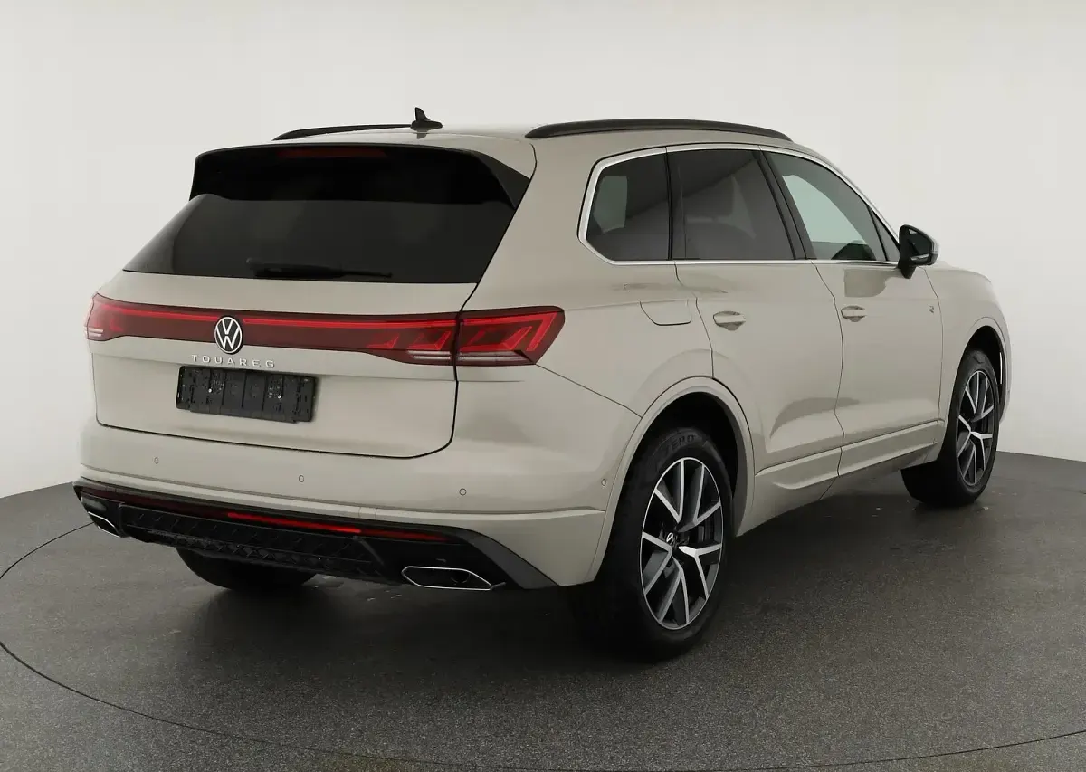 Gebraucht VW Touareg R-line 286 PS (210 kW) 2024 Sechura beige metallic SUV