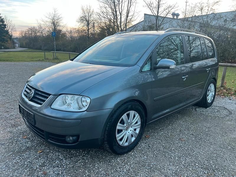 Grau Gebraucht 2005 VW Touran Van / Kleinbus | 3.500 € (Etwas zu teuer) - Bild 1/4