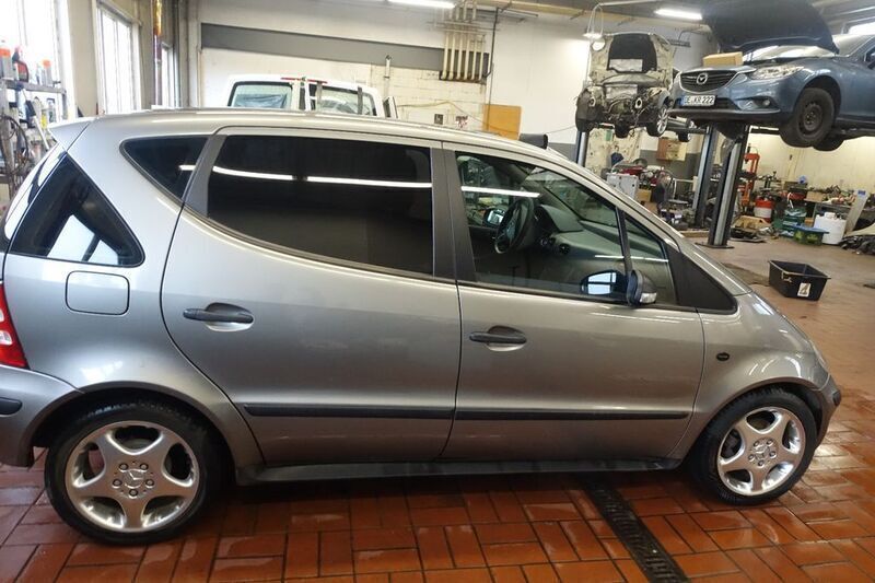 Gebraucht Mercedes A140 Elegance 82 PS (60 kW) 2004 Silber Van / Kleinbus
