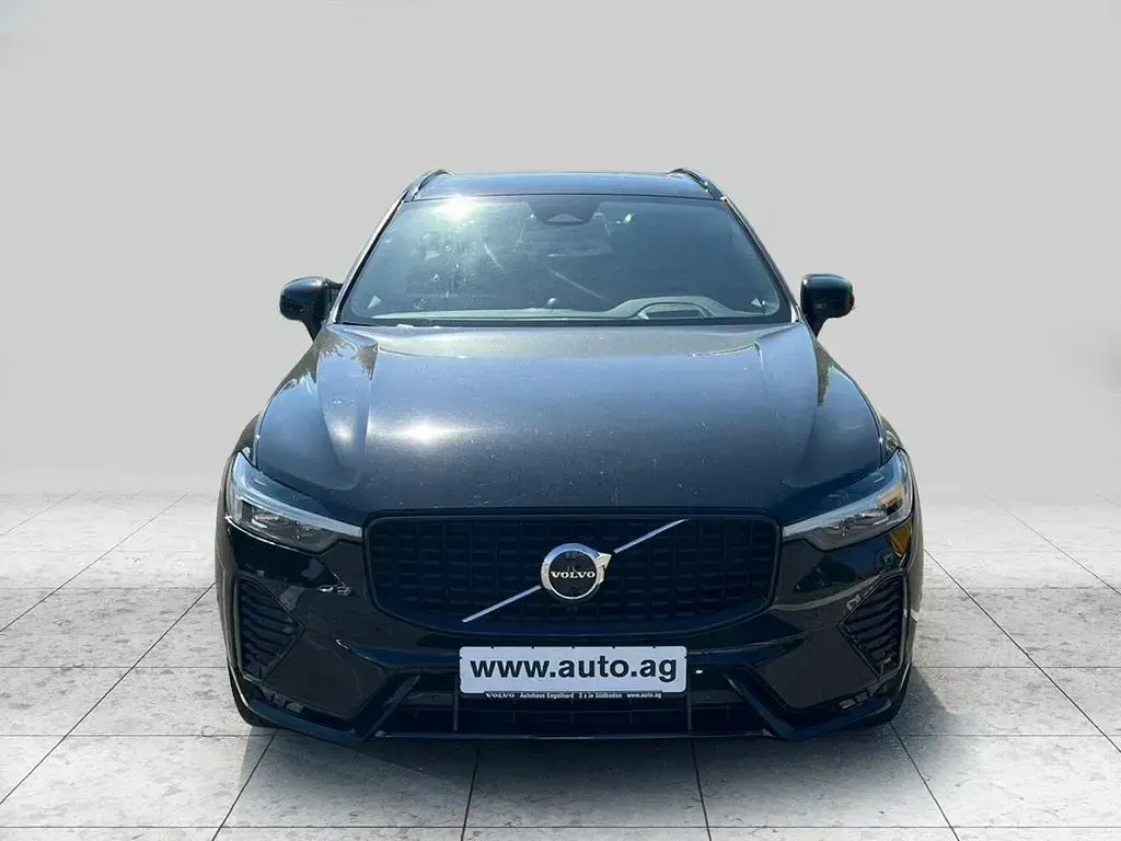 Gebraucht Volvo XC60 R-Design 235 PS (172 kW) 2022 Schwarz SUV