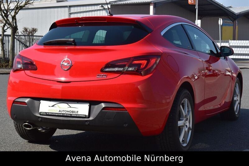 Gebraucht Opel Astra GTC Innovation 179 PS (131 kW) 2012 Rot Coupé