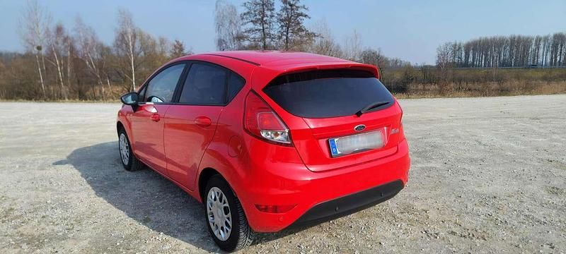 Gebraucht Ford Fiesta SYNC Edition 80 PS (58 kW) 2013 Rot Kleinwagen