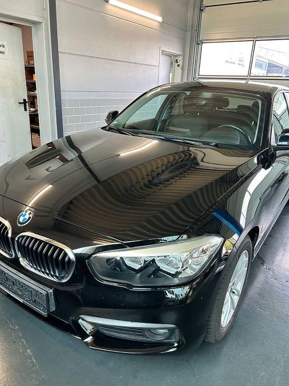 Schwarz Gebraucht 2015 BMW 116 Kleinwagen | 10.499 € (Fairer Preis) - Bild 1/4