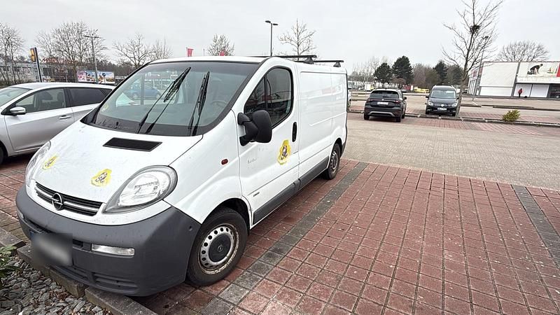 Gebraucht Opel Vivaro 85 PS (62 kW) 2005 Weiß Van / Kleinbus