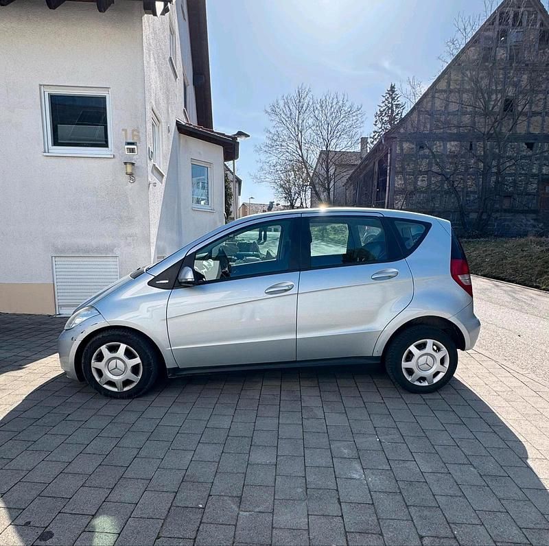 Gebraucht Mercedes A160 82 PS (60 kW) 2010 Silber Kleinwagen