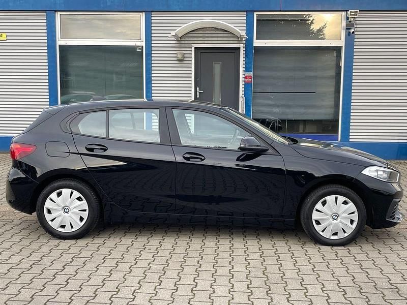 Gebraucht BMW 116 Performance 109 PS (80 kW) 2022 Schwarz ii/bonnet fluid black Kleinwagen