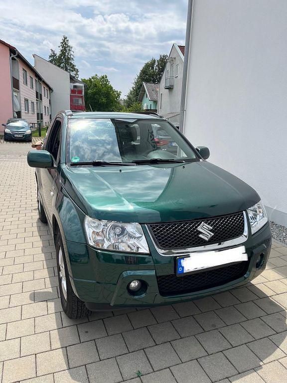 Grün Gebraucht 2007 Suzuki Grand Vitara SUV | 4.800 € (Fairer Preis) - Bild 1/4