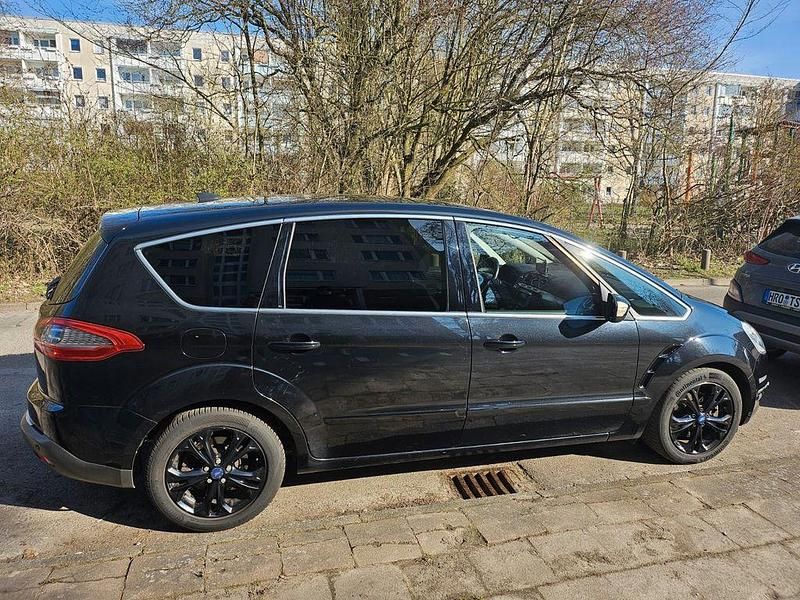 Gebraucht Ford S-MAX S 140 PS (102 kW) 2015 Schwarz Van / Kleinbus