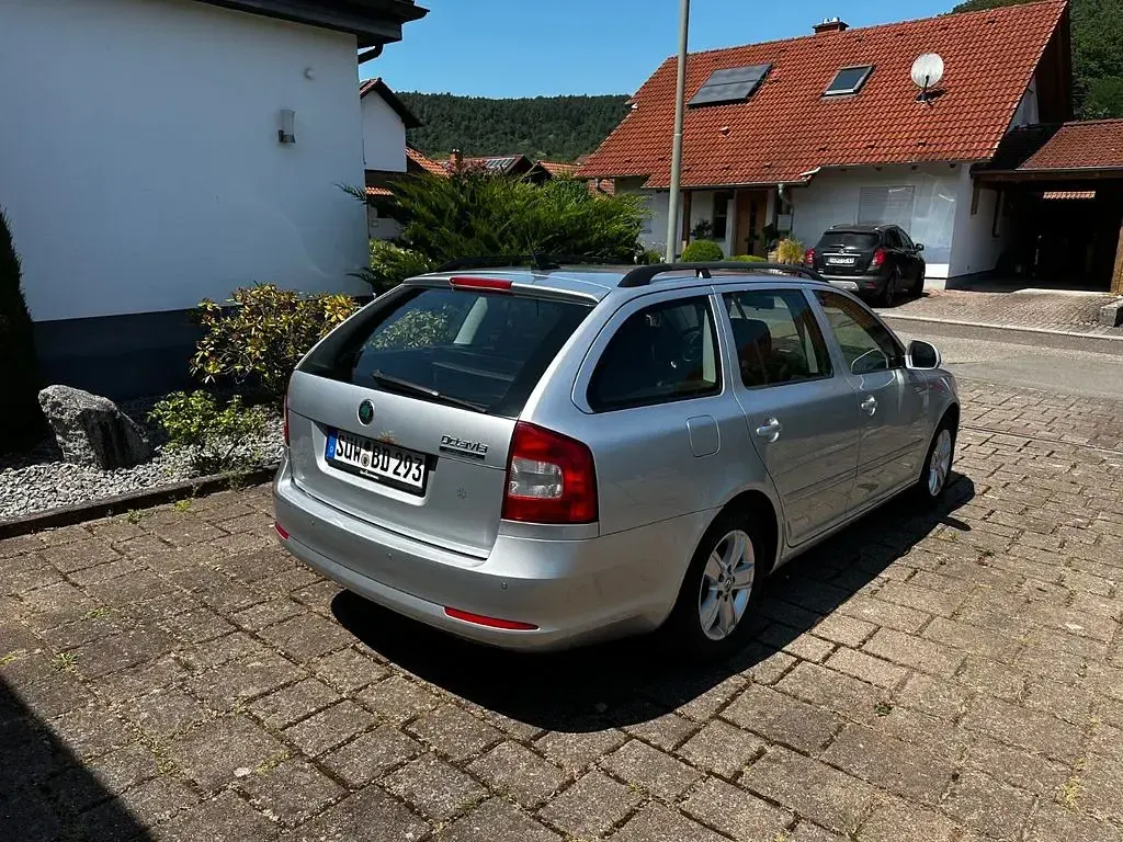Gebraucht Skoda Octavia GreenLine 105 PS (77 kW) 2011 Silber Kombi