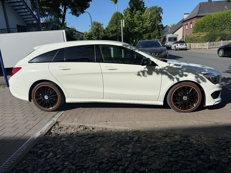 Gebraucht Mercedes CLA200 Shooting Brake AMG 156 PS (114 kW) 2015 Calcitweiss  unilack Kombi