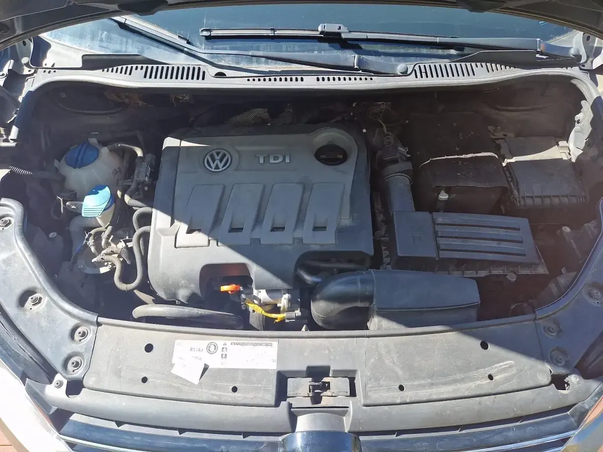 Gebraucht VW Touran 105 PS (77 kW) 2012 Gold Van / Kleinbus