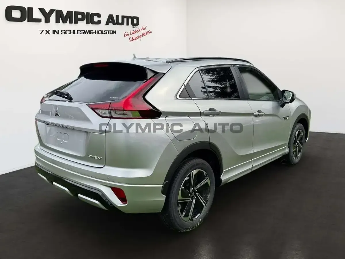 Gebraucht Mitsubishi Eclipse Cross Select 98 PS (72 kW) 2024 Silber SUV