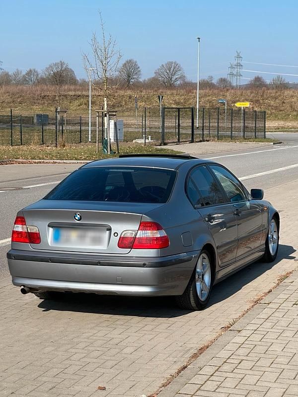 Gebraucht BMW 318 143 PS (105 kW) 2005 Grau Limousine