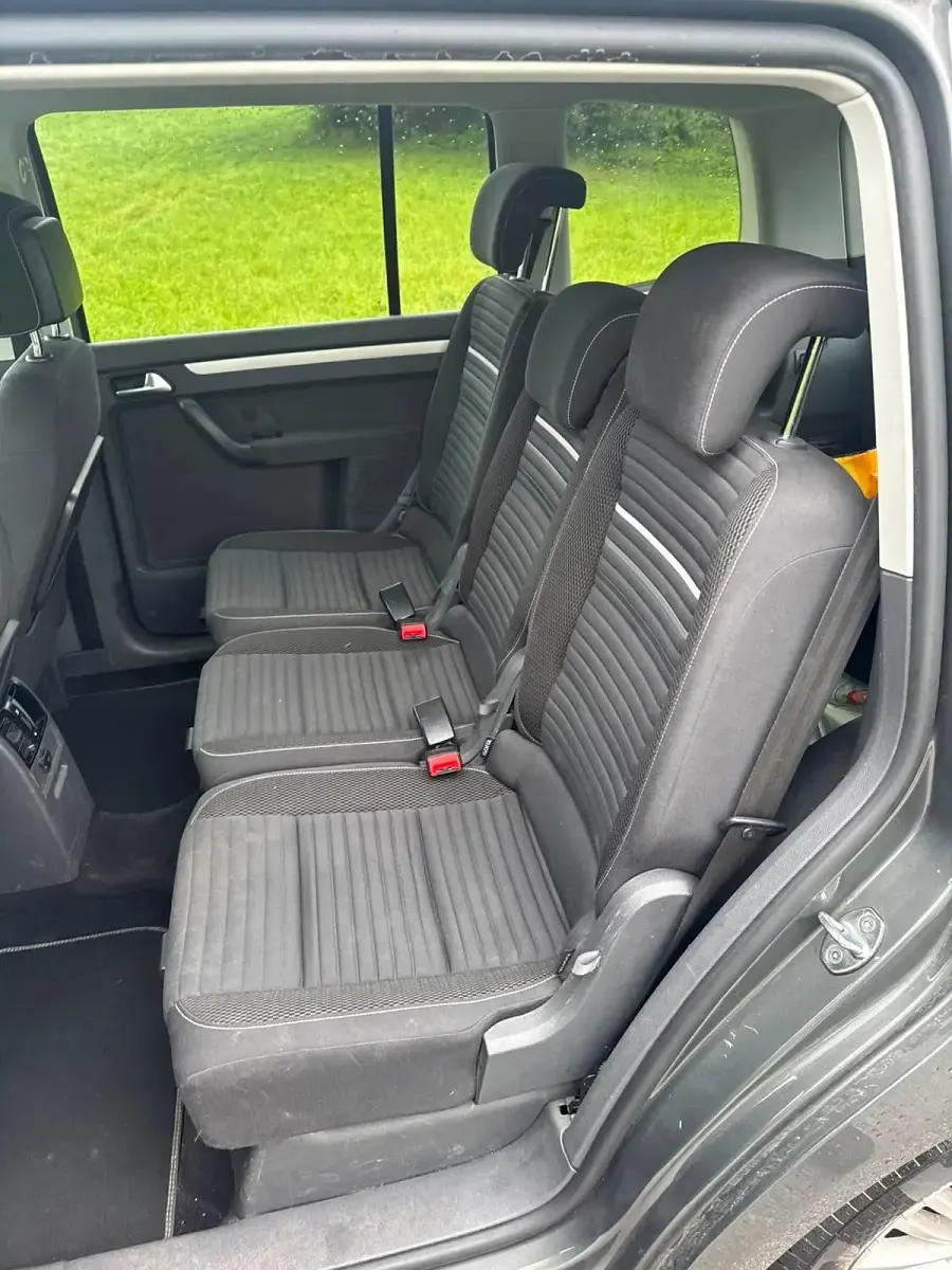 Gebraucht VW Touran 140 PS (102 kW) 2015 Grau Van / Kleinbus