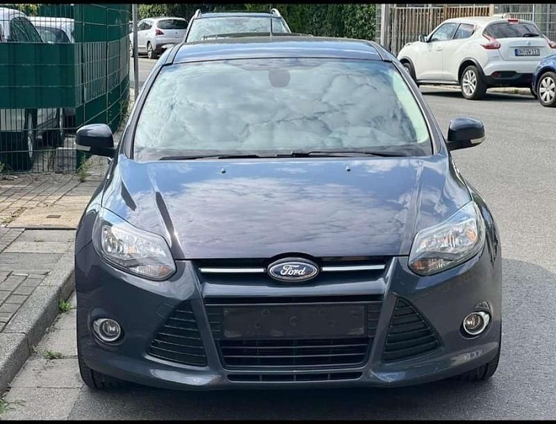 Gebraucht Ford Focus Titanium 116 PS (85 kW) 2013 Grau Kombi