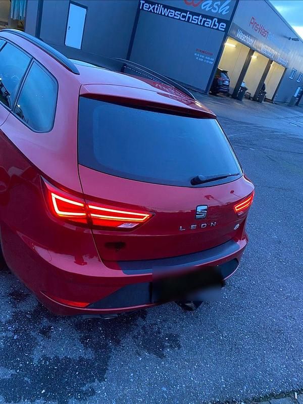 Usata Seat Leon FR 150 CV (110 kW) 2017 Rosso Station wagon