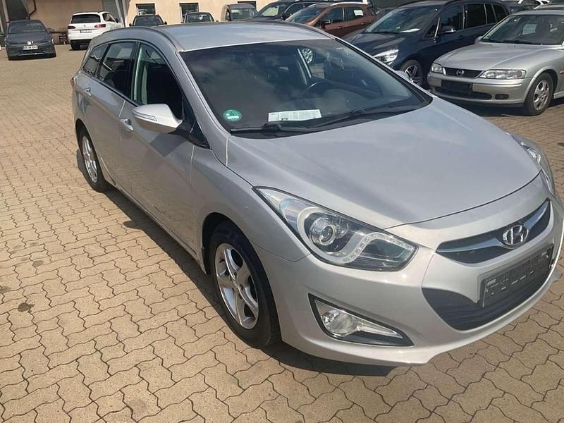 Gebraucht Hyundai i40 Edition 136 PS (100 kW) 2014 Silber Kombi