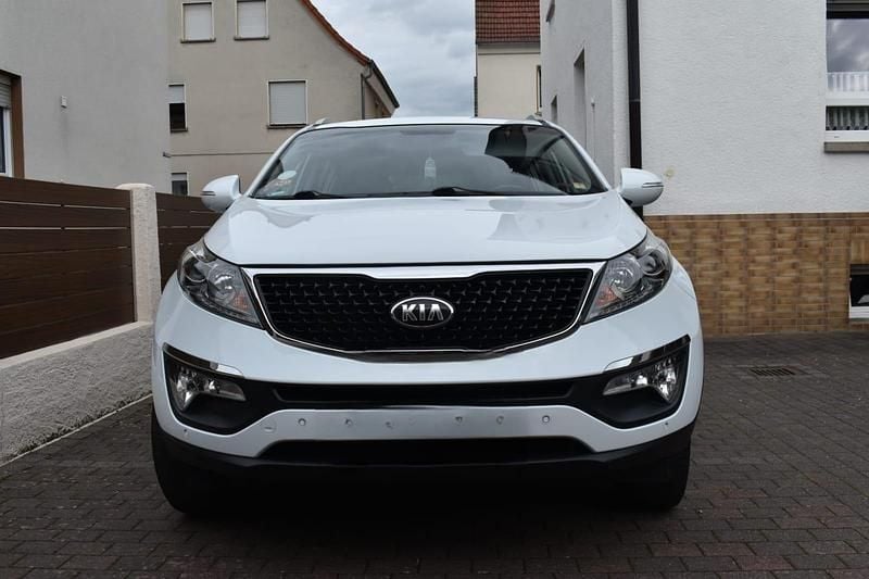 Weiß Gebraucht 2014 Kia Sportage SUV | 8.990 € (Fairer Preis) - Bild 1/4