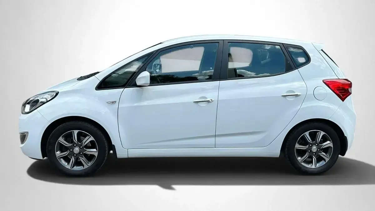 Gebraucht Hyundai ix20 90 PS (66 kW) 2019 Weiß Kleinwagen