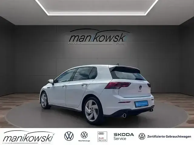 Gebraucht VW Golf VIII GTI 245 PS (180 kW) 2024 Pure white Limousine