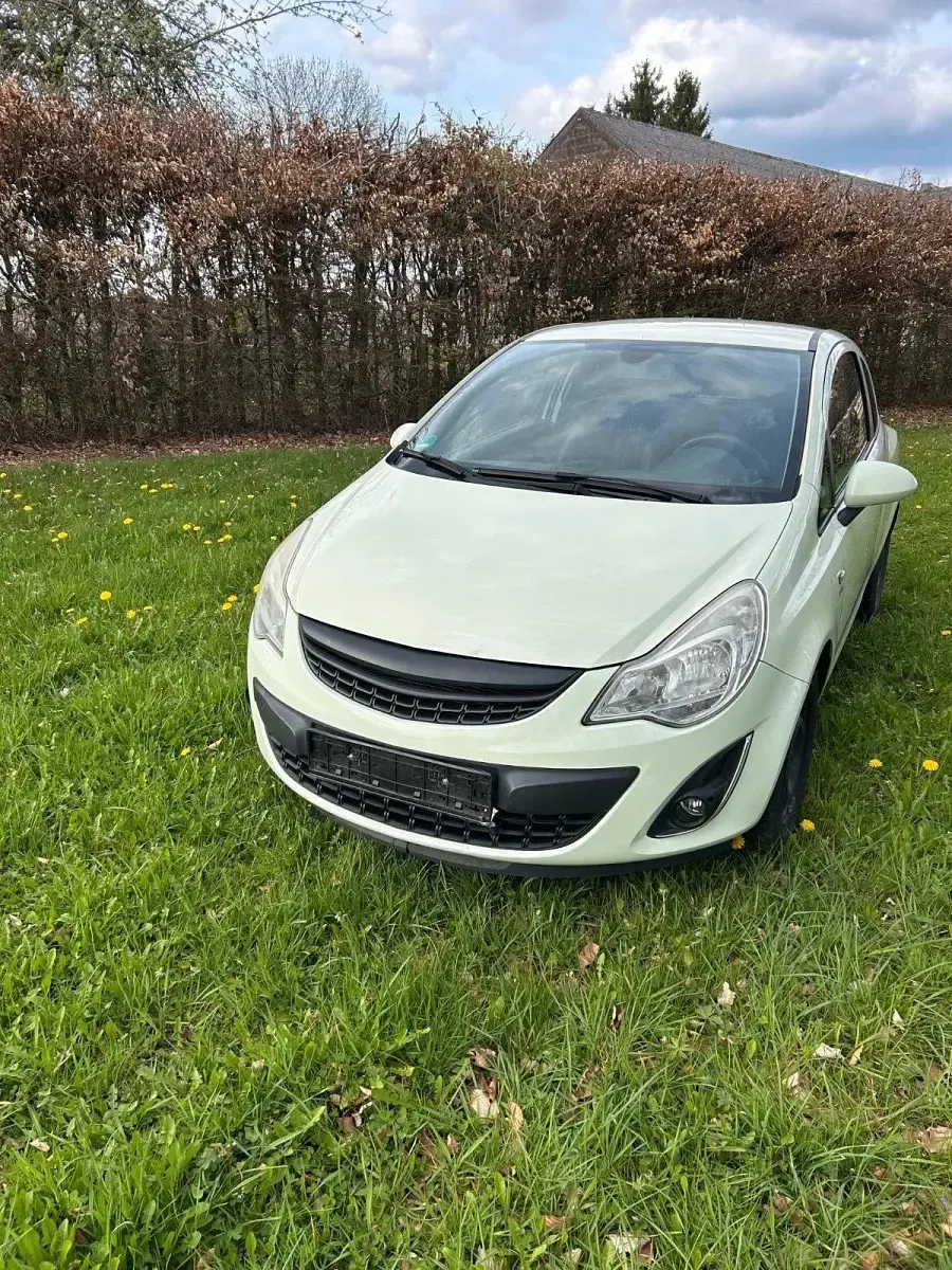 Usata Opel Corsa 87 CV (63 kW) 2012 Beige Utilitaria