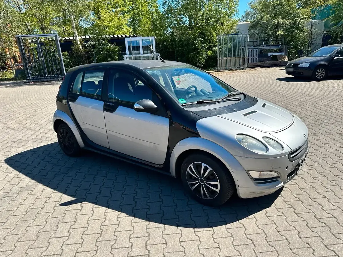 Usado Smart ForFour 70 HP (51 kW) 2004 Prateado Citadino
