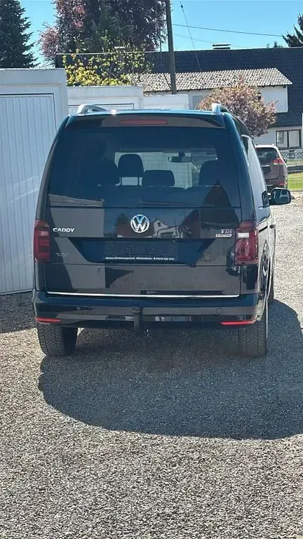 Usado VW Caddy 150 HP (110 kW) 2016 Preto Monovolume
