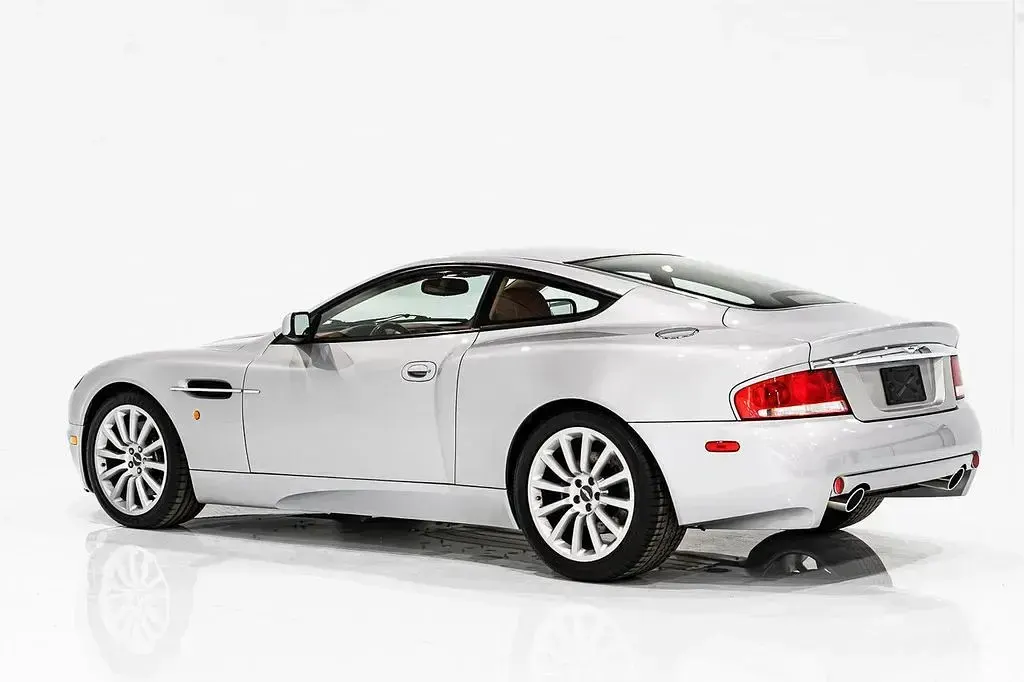 Gebraucht Aston Martin Vanquish 460 PS (338 kW) 2003 Grau Coupé