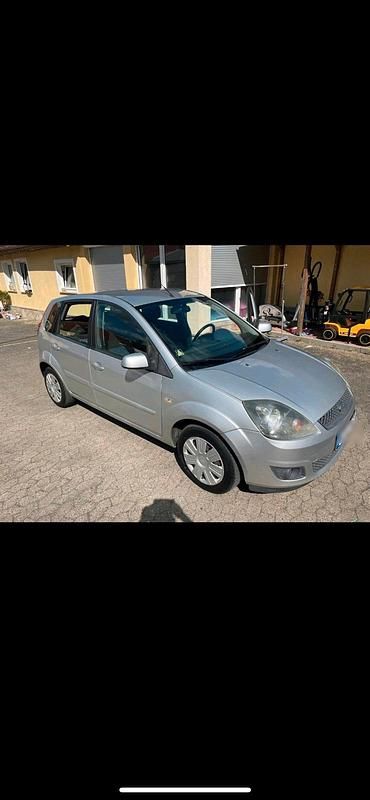 Silber Gebraucht 2008 Ford Fiesta Kleinwagen | 699 € (Superpreis) - Bild 1/4