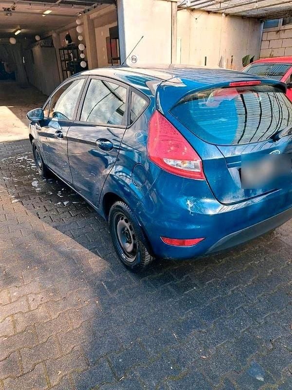 Gebraucht Ford Fiesta 81 PS (59 kW) 2009 Blau Kleinwagen