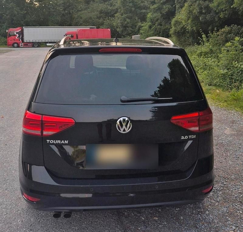 Gebraucht VW Touran 150 PS (110 kW) 2016 Schwarz Van / Kleinbus
