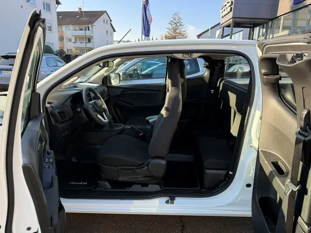 Neu Isuzu D-Max 163 PS (119 kW) 2026 Weiß Pickup