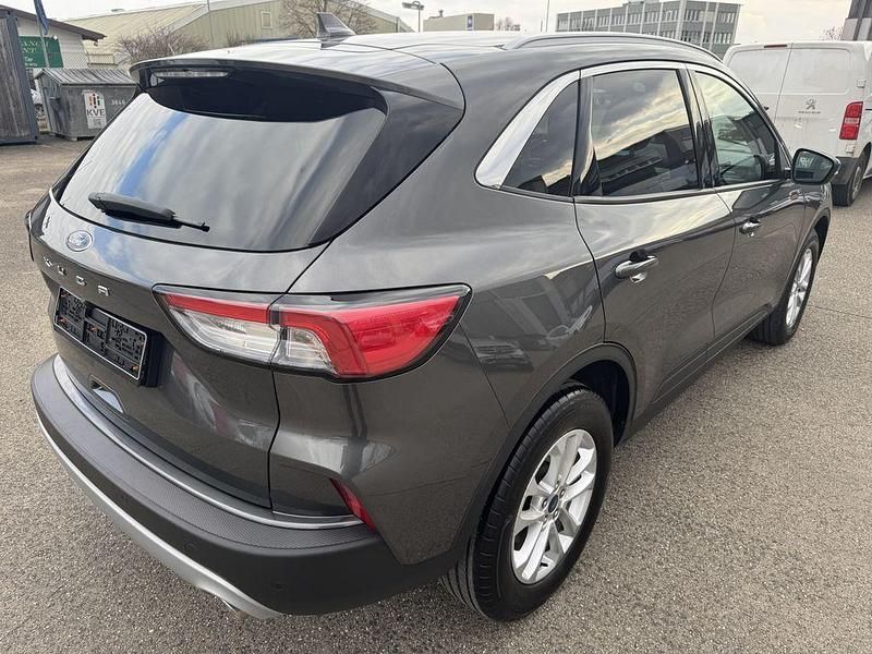 Gebraucht Ford Kuga Titanium 120 PS (88 kW) 2024 Grau SUV