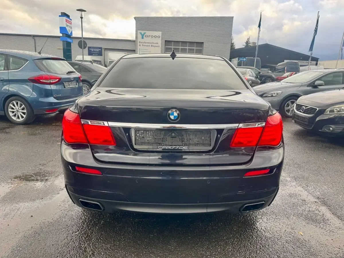 Gebraucht BMW 730 M Sport 245 PS (180 kW) 2011 Schwarz Limousine