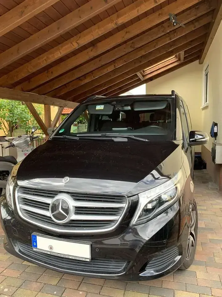 Gebraucht Mercedes V250 Avantgarde Edition 204 PS (150 kW) 2018 Schwarz Van / Kleinbus