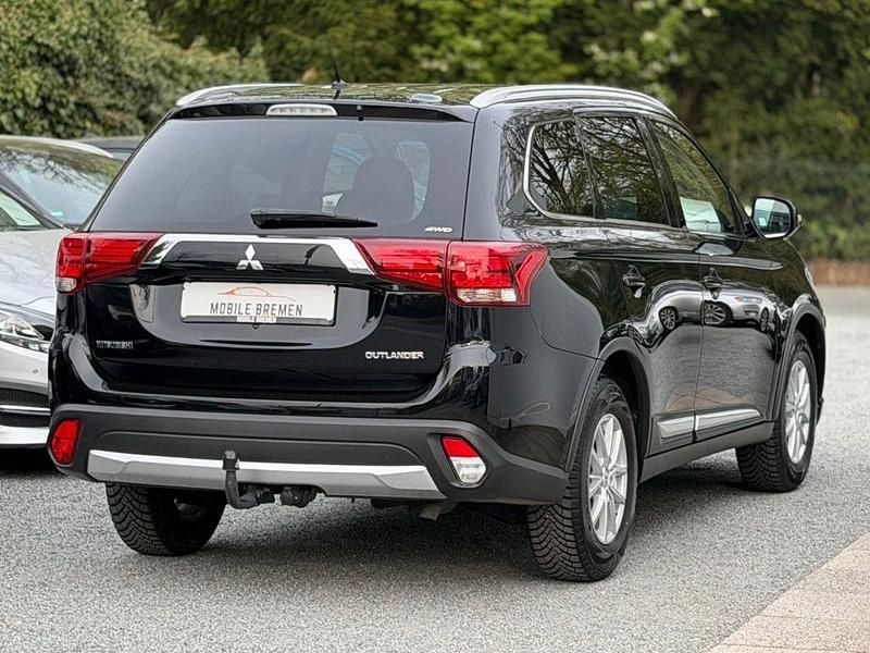 Gebraucht Mitsubishi Outlander 150 PS (110 kW) 2016 Schwarz SUV