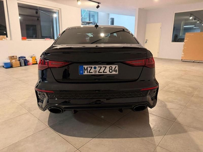 Gebraucht Audi RS3 Sport 400 PS (294 kW) 2023 Mythosschwarz Limousine