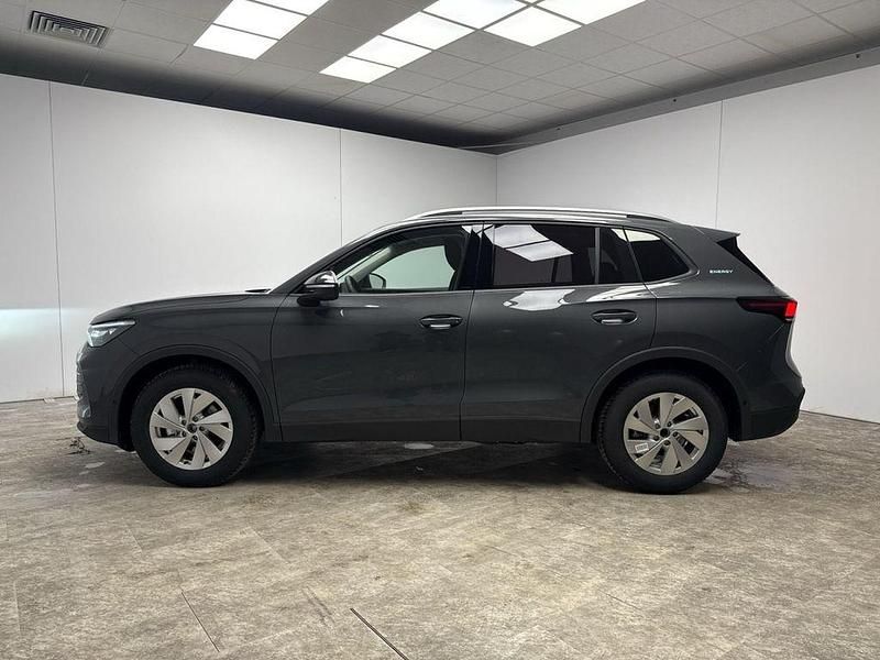 Neu VW Tiguan 131 PS (96 kW) 2026 Grau SUV