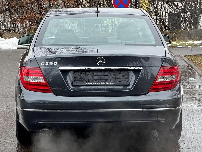 Gebraucht Mercedes C250 204 PS (150 kW) 2013 Grau Limousine