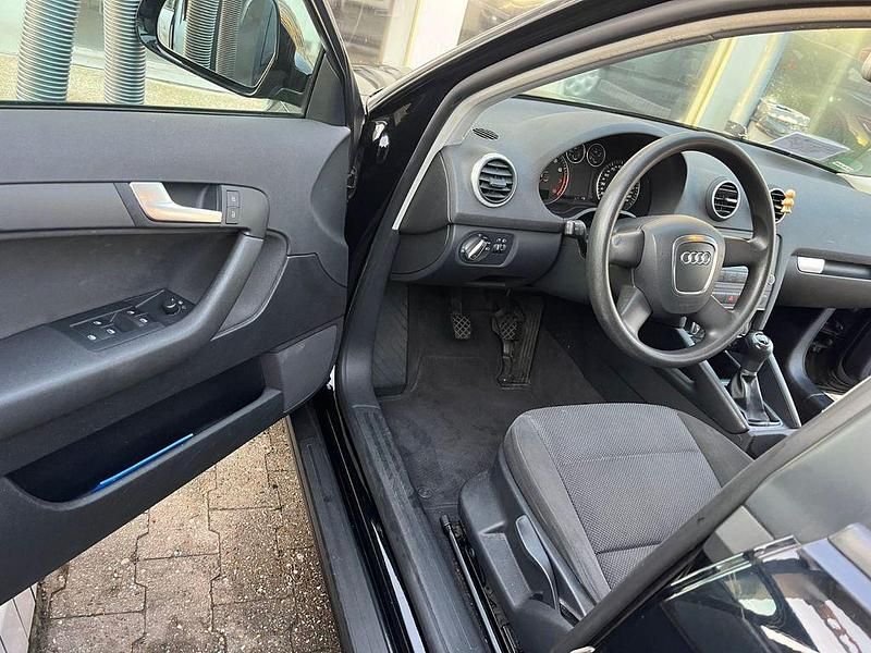 Gebraucht Audi A3 Attraction 102 PS (75 kW) 2010 Schwarz Kleinwagen