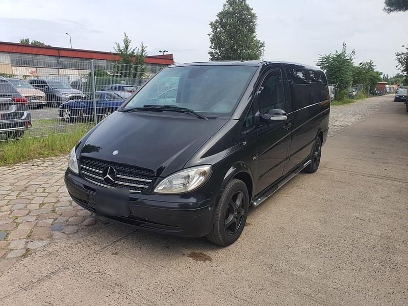 Schwarz Gebraucht 2008 Mercedes Viano Van / Kleinbus | 6.900 € (Teuer) - Bild 1/4