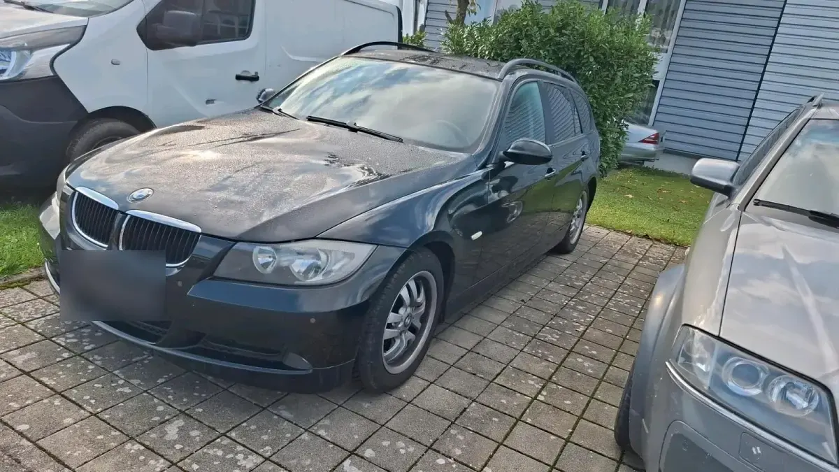 Gebraucht BMW 320 163 PS (119 kW) 2007 Schwarz Limousine