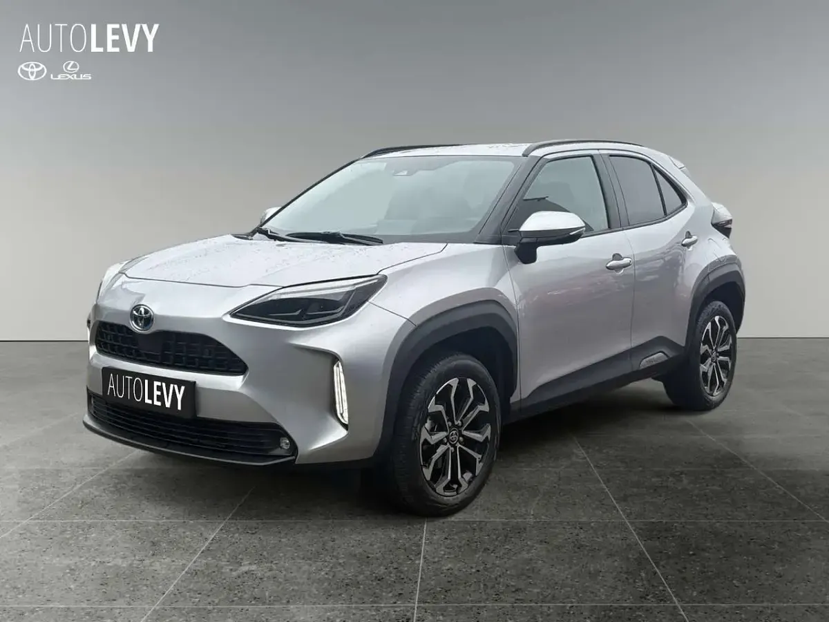 Gebraucht Toyota Yaris Cross 131 PS (96 kW) 2023 Silber SUV