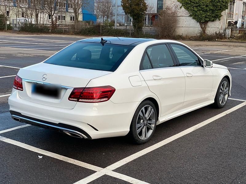 Gebraucht Mercedes E350 Avantgarde 306 PS (225 kW) 2018 Weiß Limousine