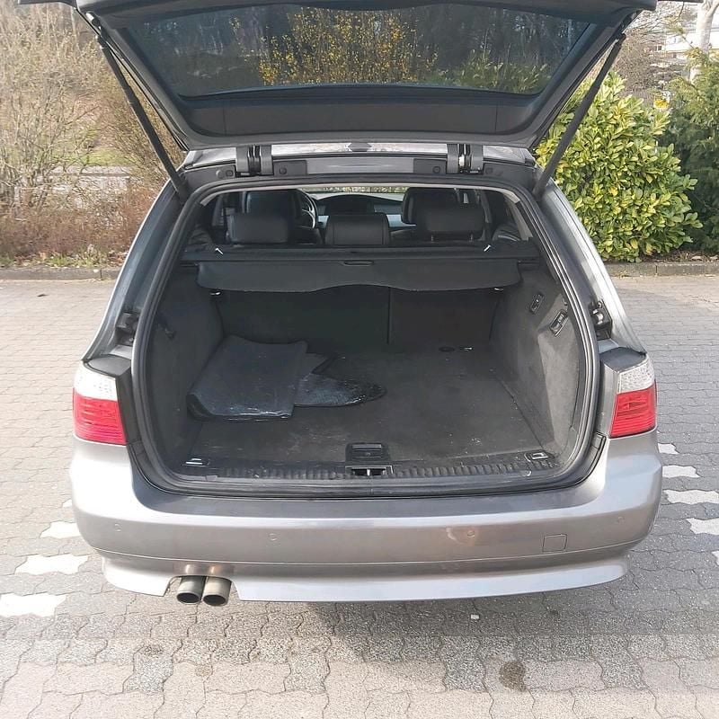 Gebraucht BMW 525 197 PS (144 kW) 2008 Grau Kombi
