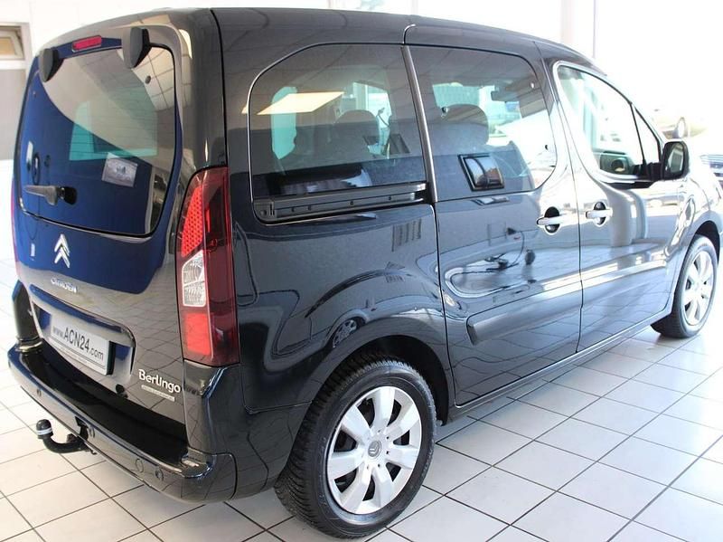 Gebraucht Citroën Berlingo SELECTION 120 PS (88 kW) 2016 Onyx schwarz Van / Kleinbus