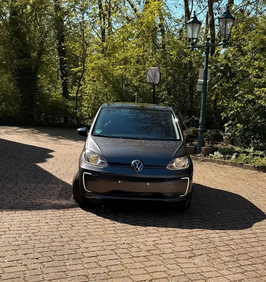 Gebraucht VW e-up! 61 kW (83 PS) 2022 Grau Kleinwagen
