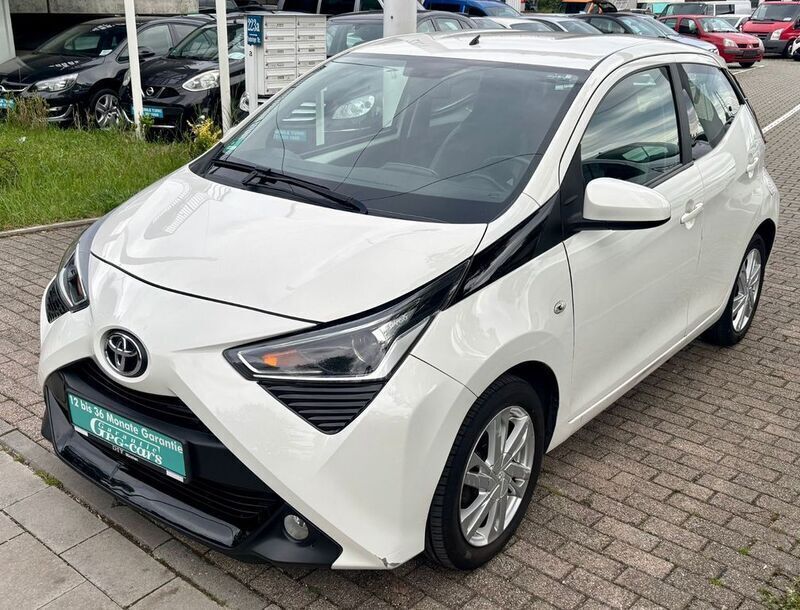 Weiß Gebraucht 2019 Toyota Aygo X-play Kleinwagen | 7.950 € (Fairer Preis) - Bild 1/4